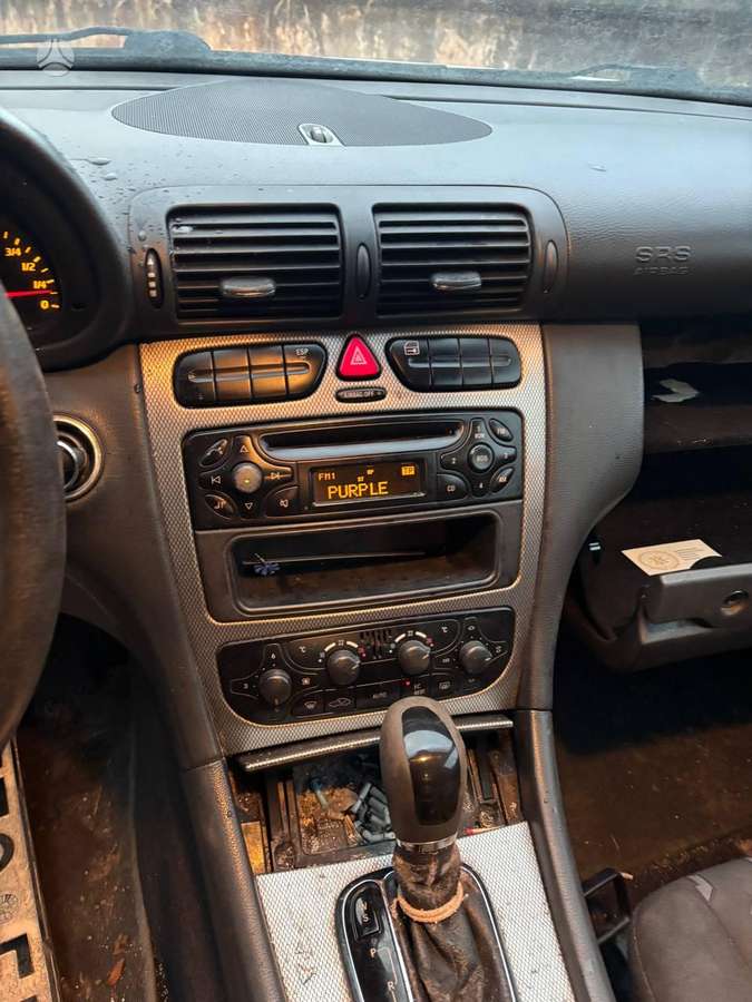 Mercedes-Benz C220 dalimis