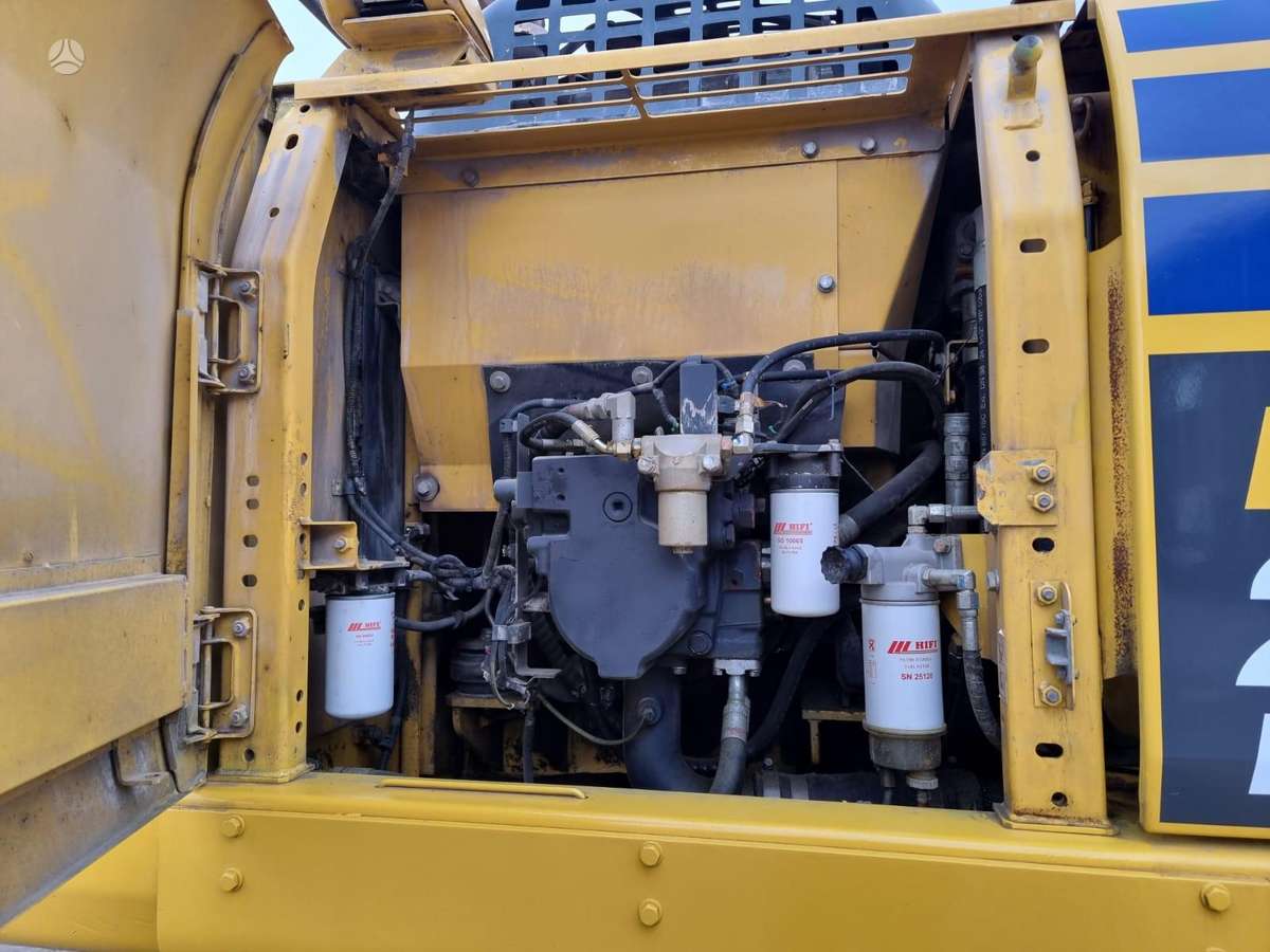 Komatsu PC 210 LC-10, экскаваторы