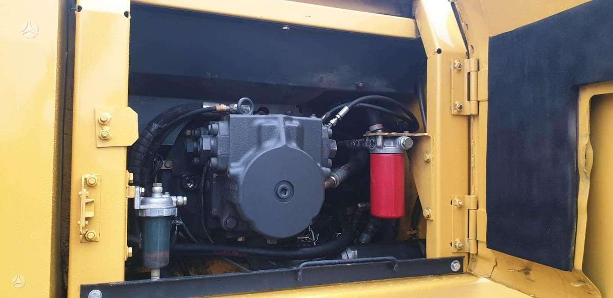 Komatsu PC210 LC-7, экскаваторы