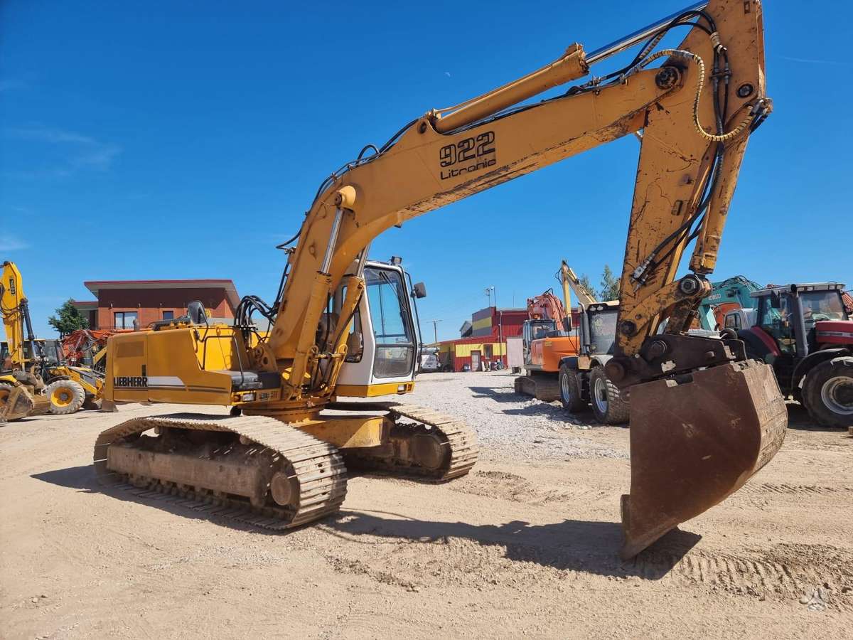 Liebherr R922, ekskavatoriai