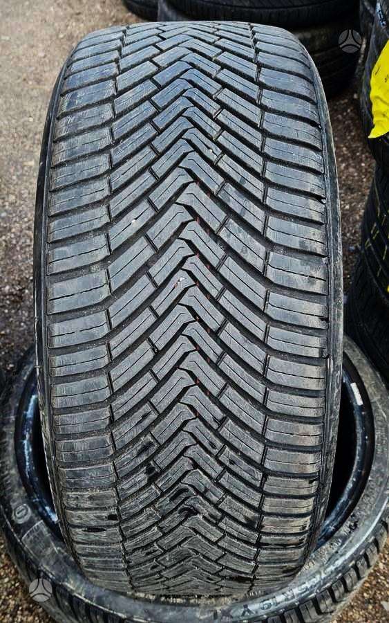 Continental, all-season 235/35 R19