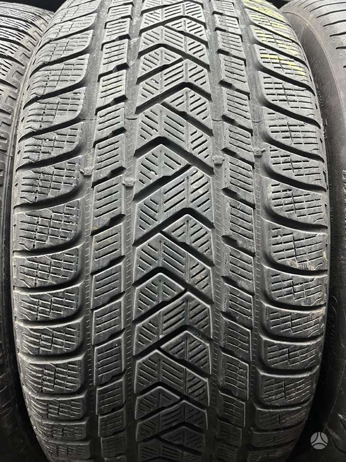Pirelli Scorpion, winter 285/40 R21