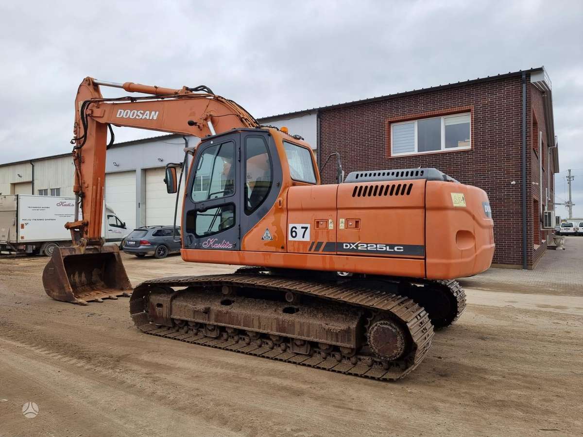 Doosan DX 225LC, excavator