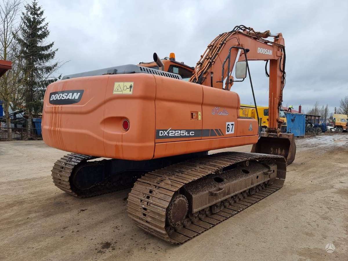 Doosan DX 225LC, excavator