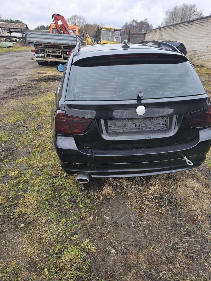 BMW 318 Dalis siunčiu