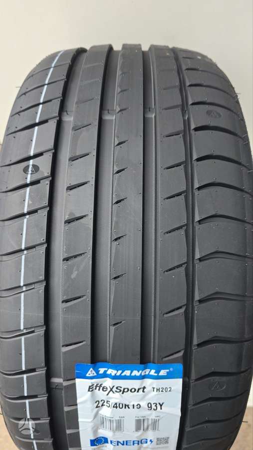 Triangle SIUNČIAME, летние 225/40 R19