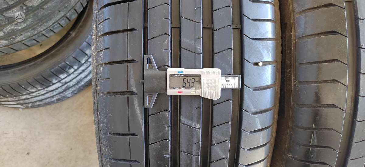 Pirelli P Zero PZ4, summer 255/40 R21
