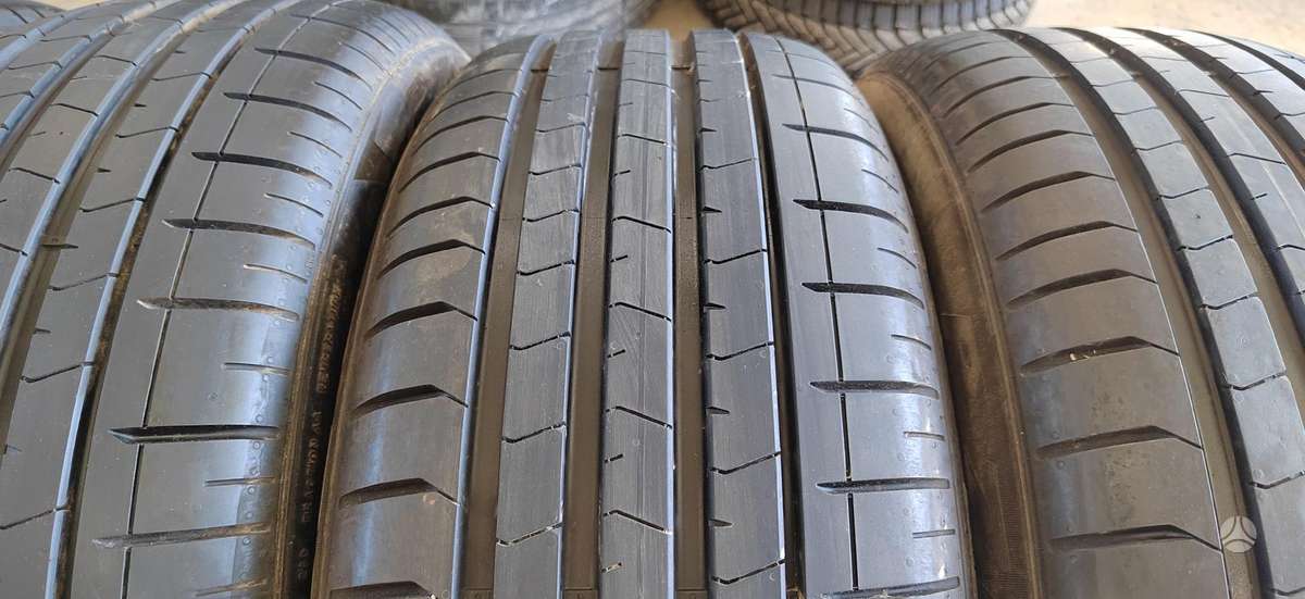Pirelli P Zero PZ4, летние 255/40 R21
