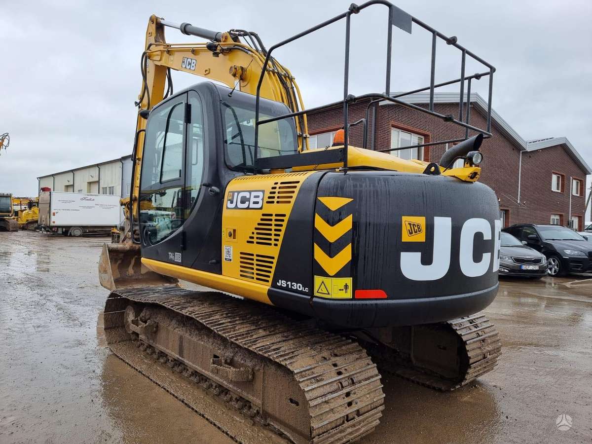 JCB JS 130 LC, excavator