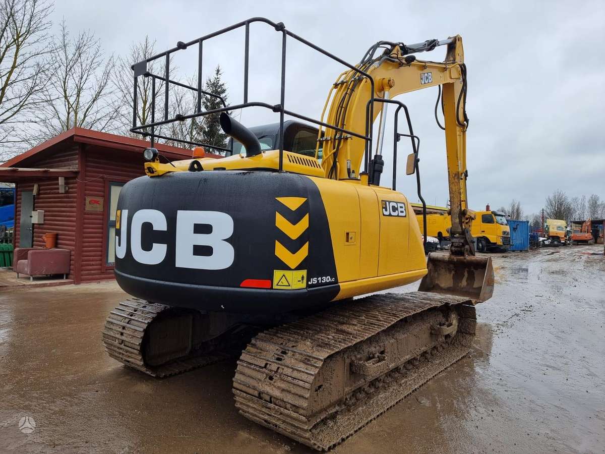 JCB JS 130 LC, ekskavatoriai
