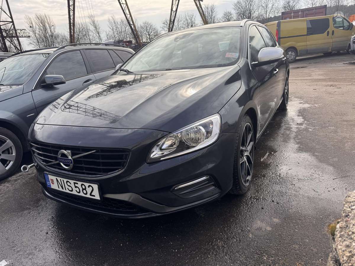 Volvo V60 dalimis. Visas dalimis katik gryžo