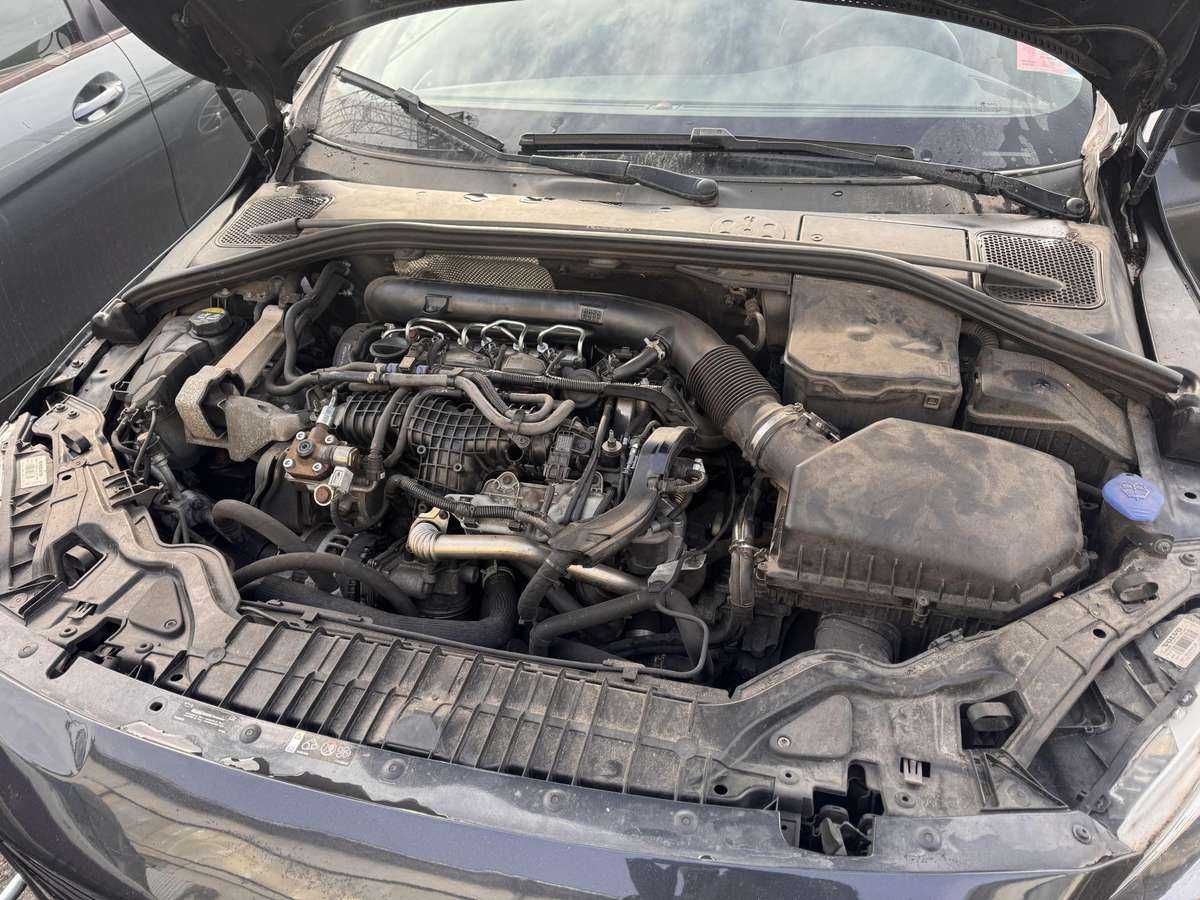 Volvo V60 dalimis. Visas dalimis katik gryžo
