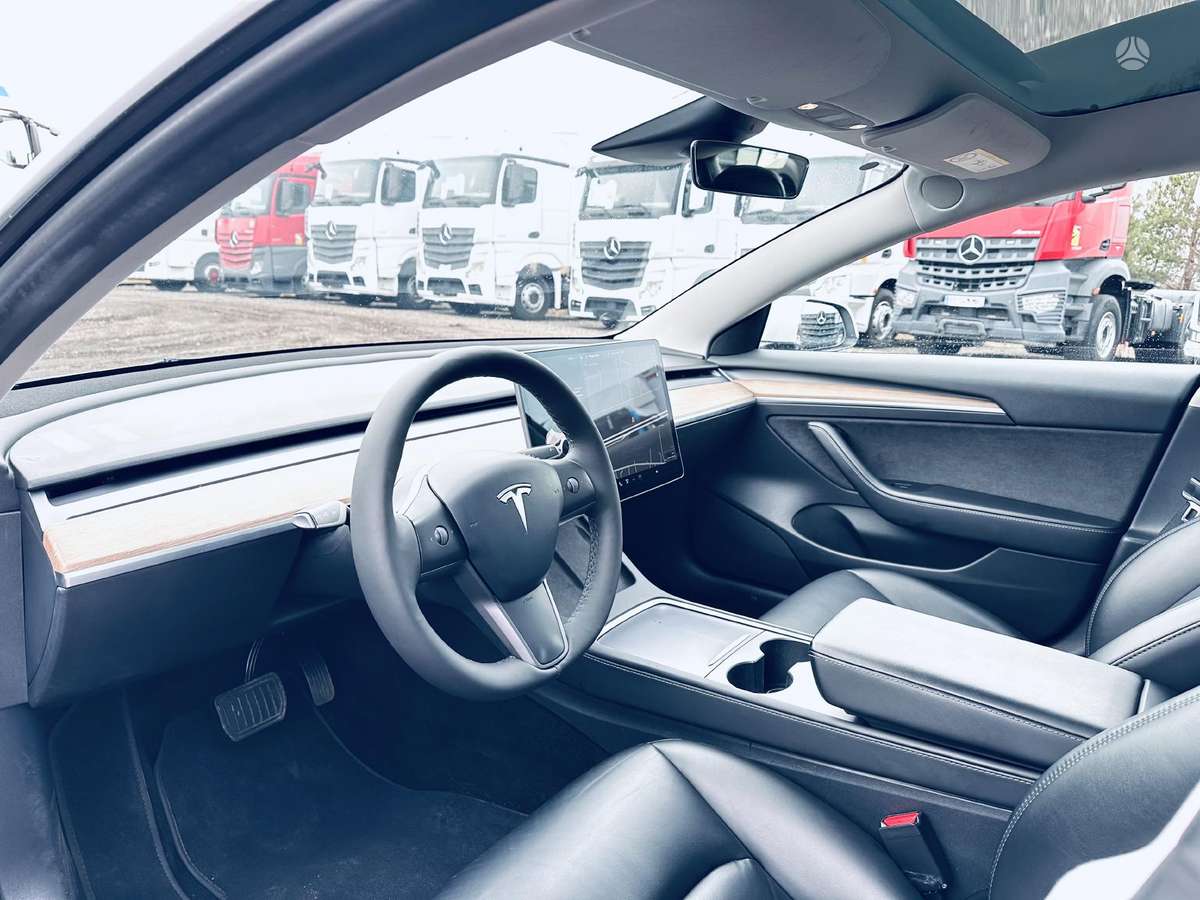 Tesla Model 3, Хэтчбек