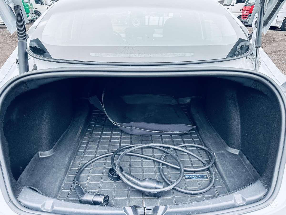 Tesla Model 3, Хэтчбек