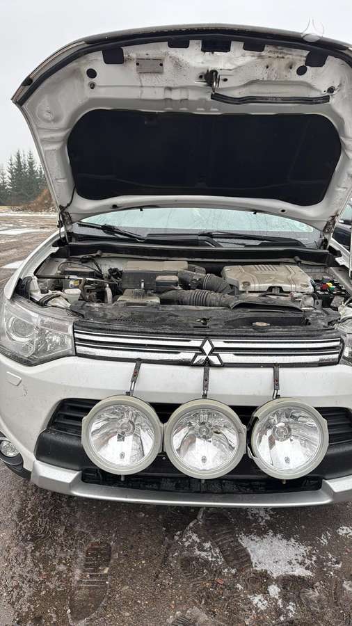 Mitsubishi Outlander по частям