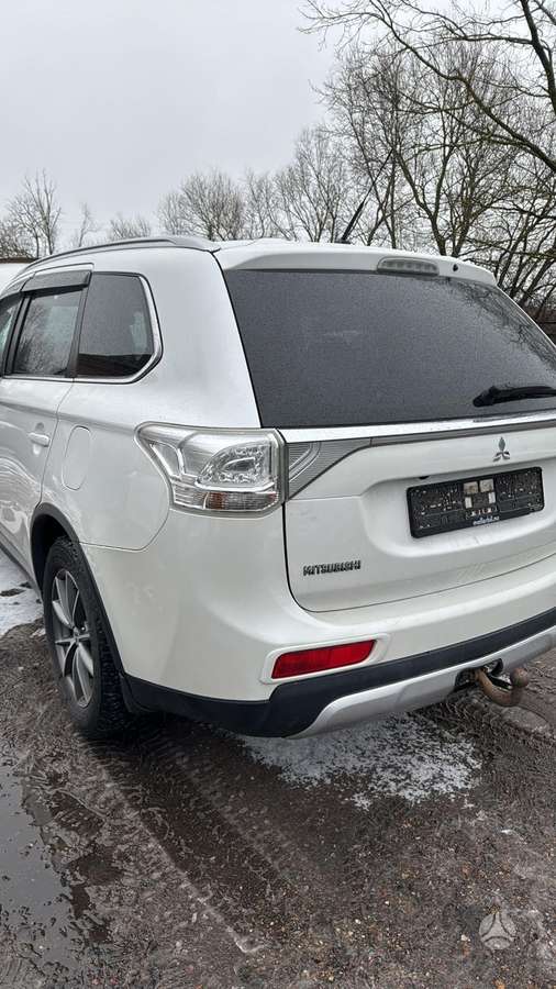 Mitsubishi Outlander по частям