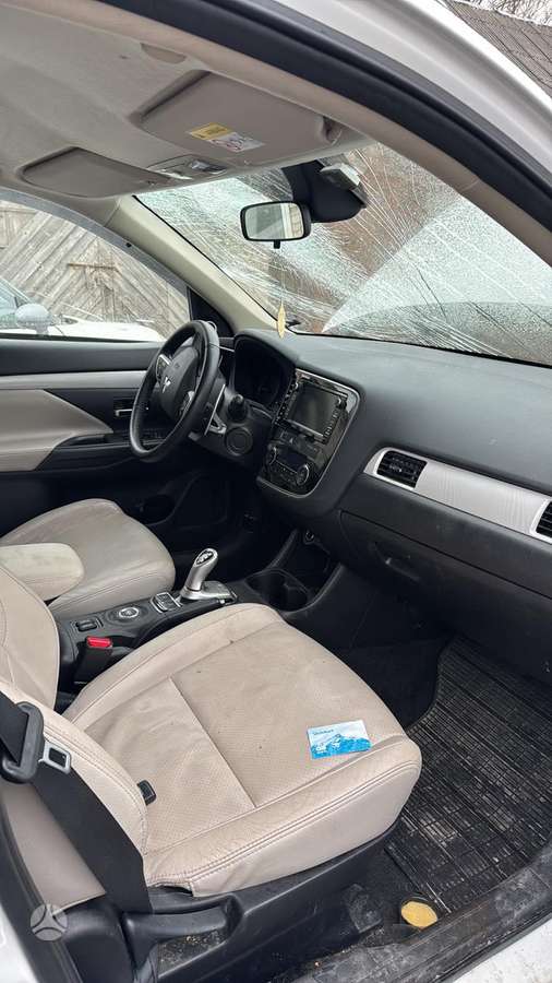 Mitsubishi Outlander по частям
