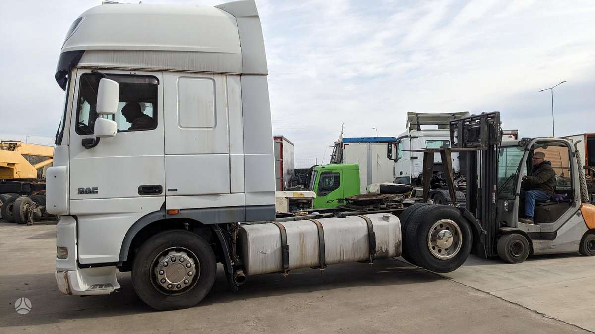 DAF XF 105.460, vilcējs