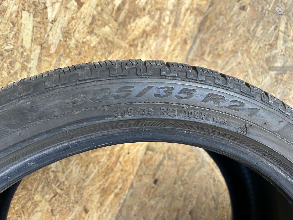Pirelli Scorpion Winter, winter 305/35 R21
