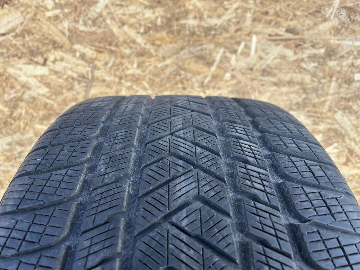Pirelli Scorpion Winter, зимние 305/35 R21