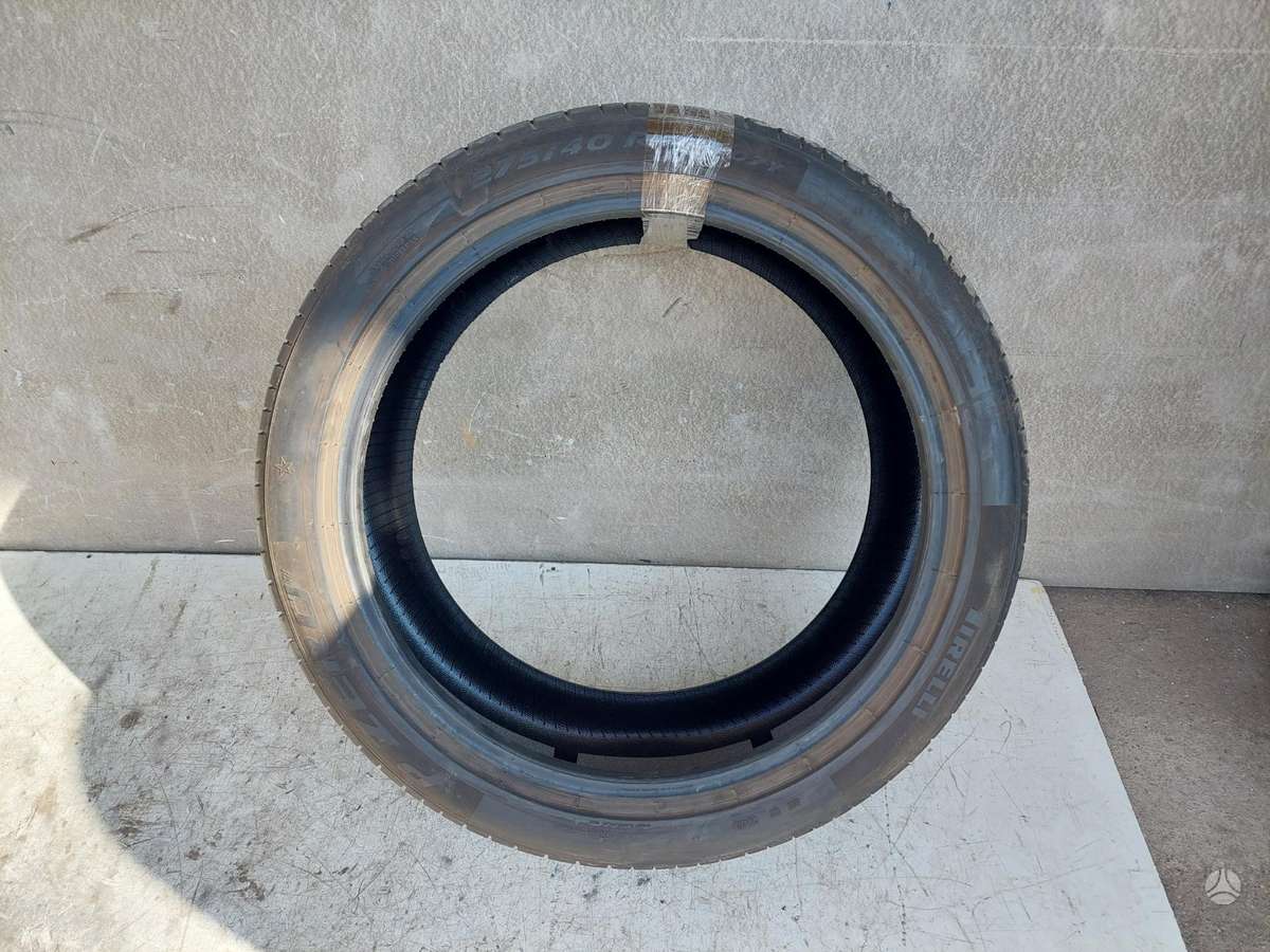 Pirelli P Zero, vasaras 275/40 R22