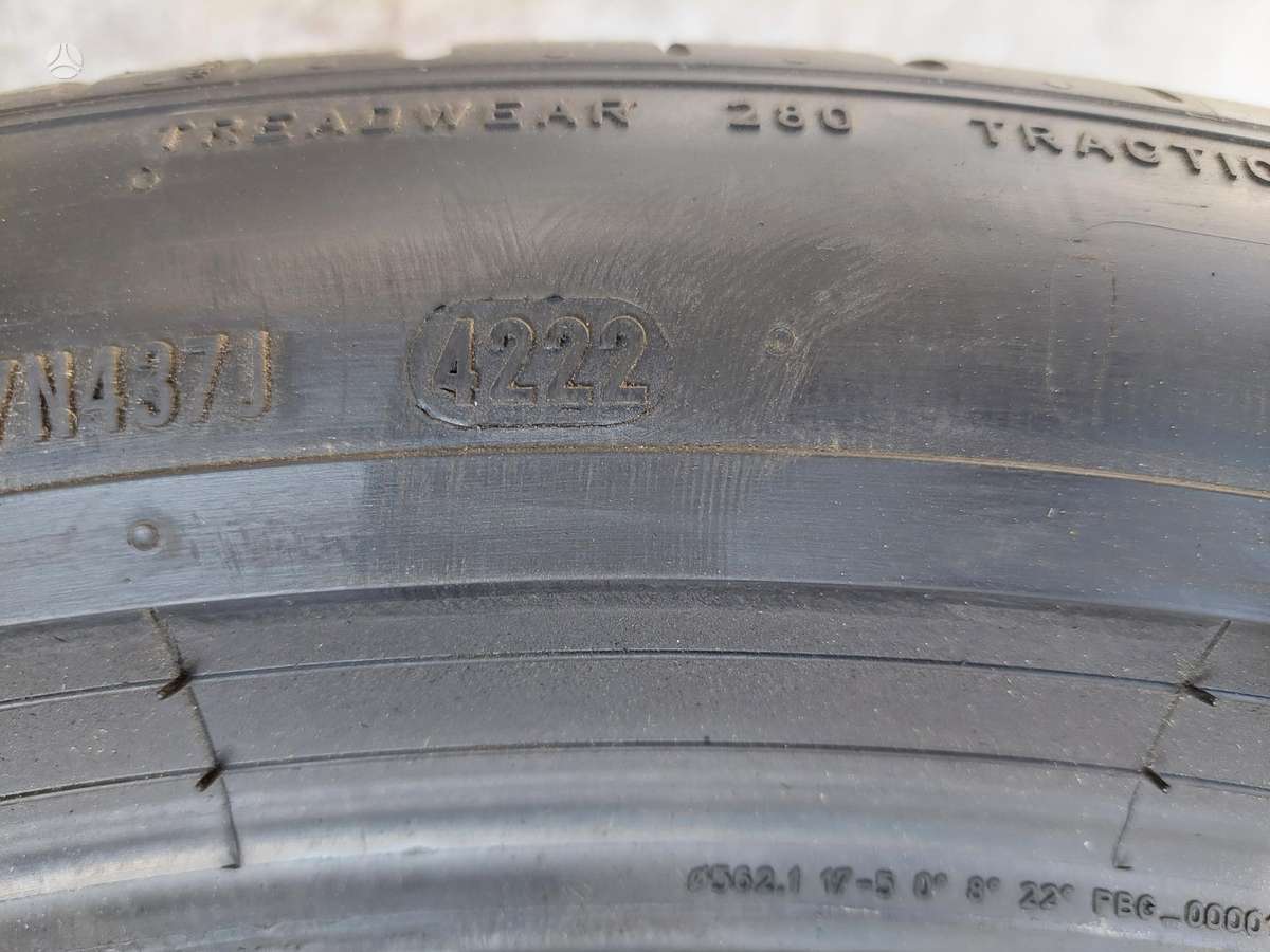 Pirelli P Zero, vasaras 275/40 R22