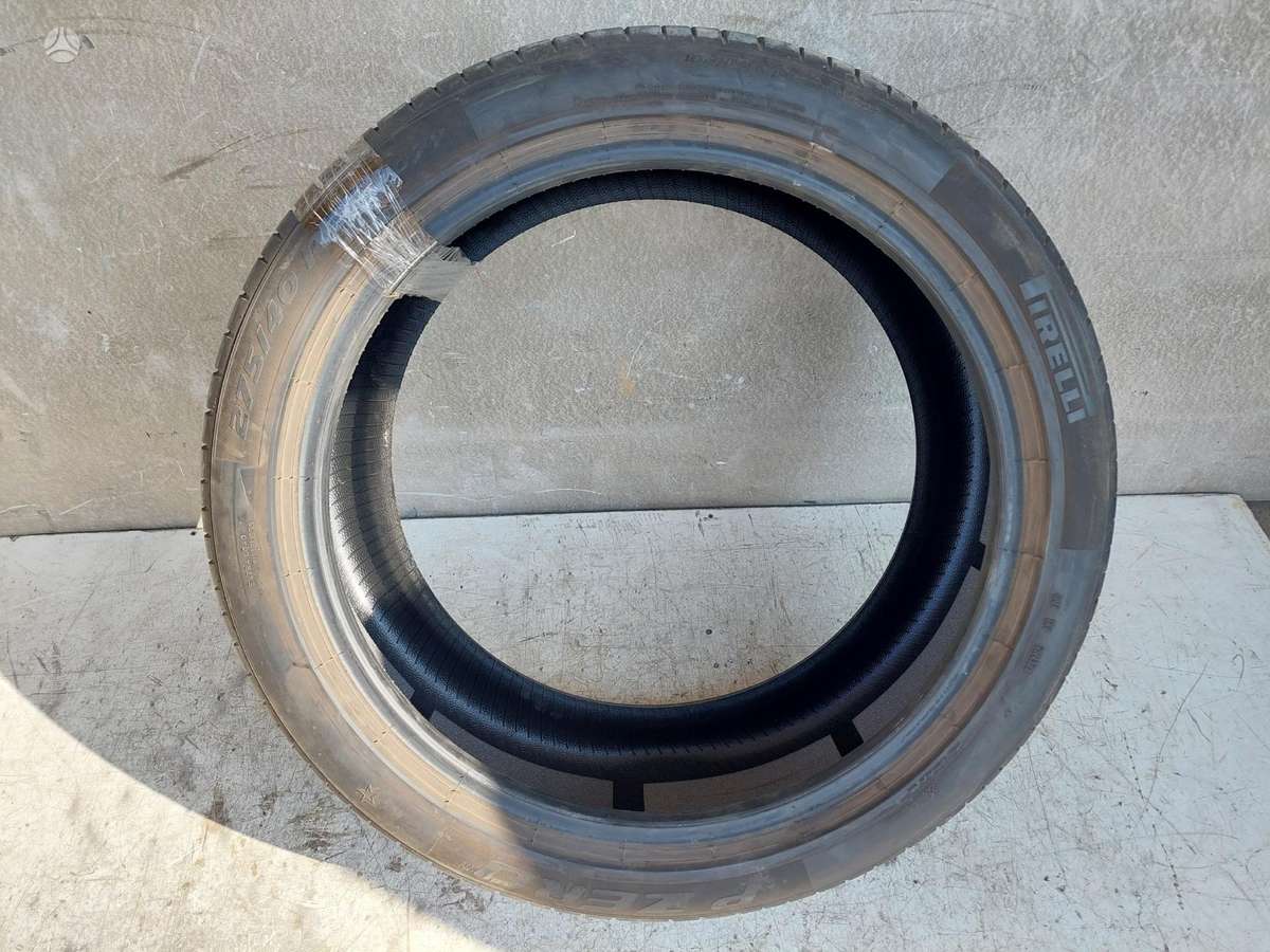 Pirelli P Zero, vasaras 275/40 R22