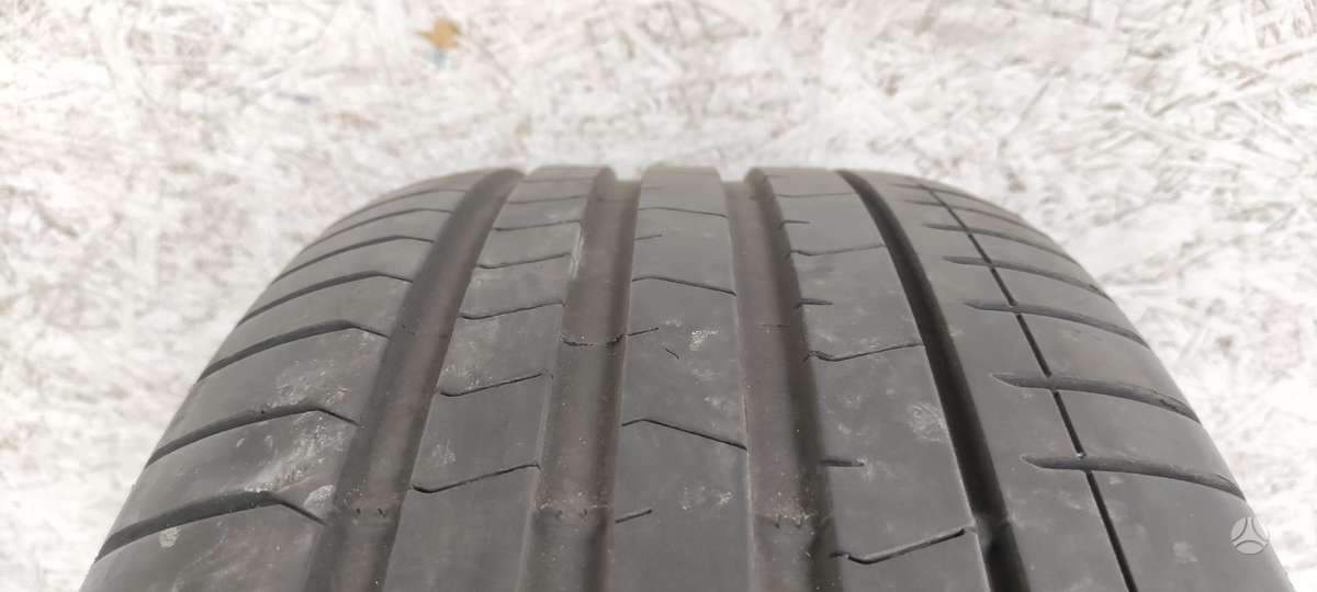 Pirelli P Zero, летние 275/40 R22
