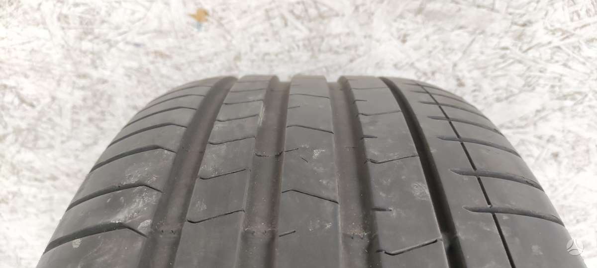 Pirelli P Zero, vasaras 275/40 R22