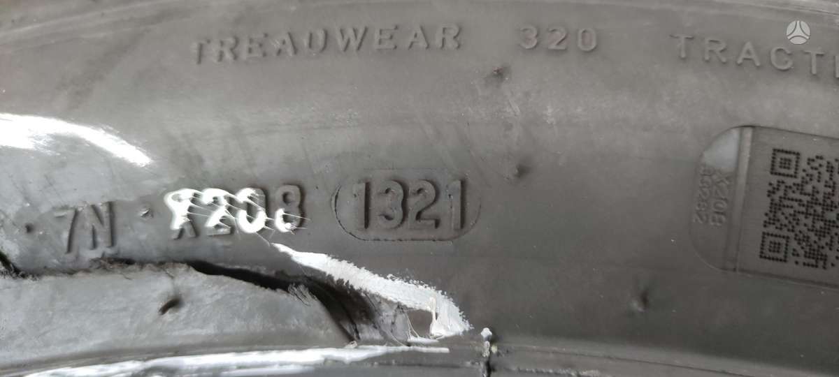 Pirelli P Zero, vasaras 275/40 R22
