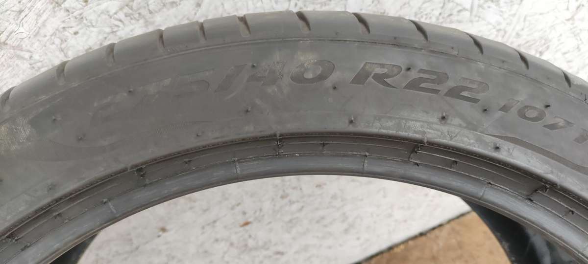 Pirelli P Zero, vasaras 275/40 R22