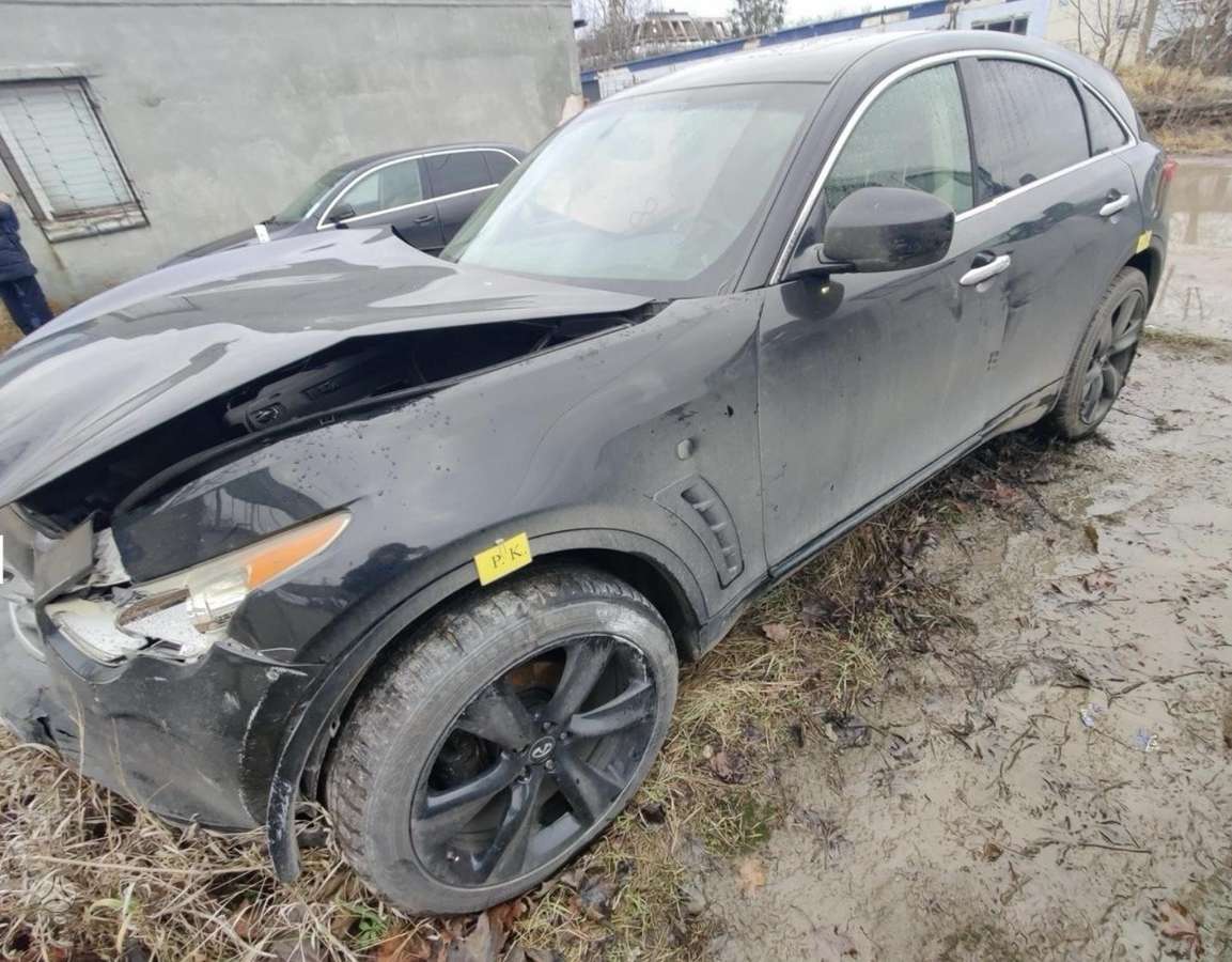 Infiniti FX35 dalimis