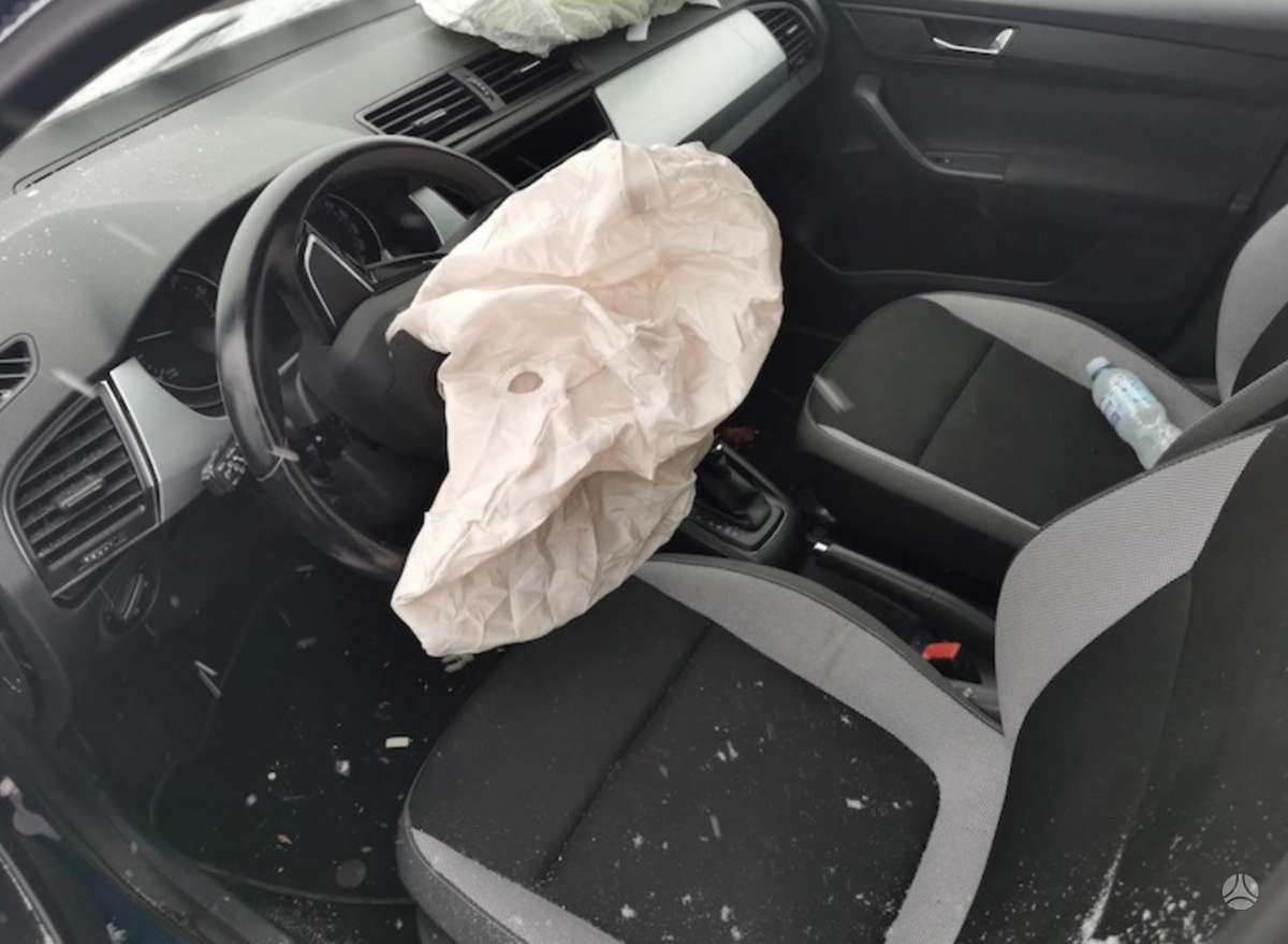 Skoda Fabia dalimis