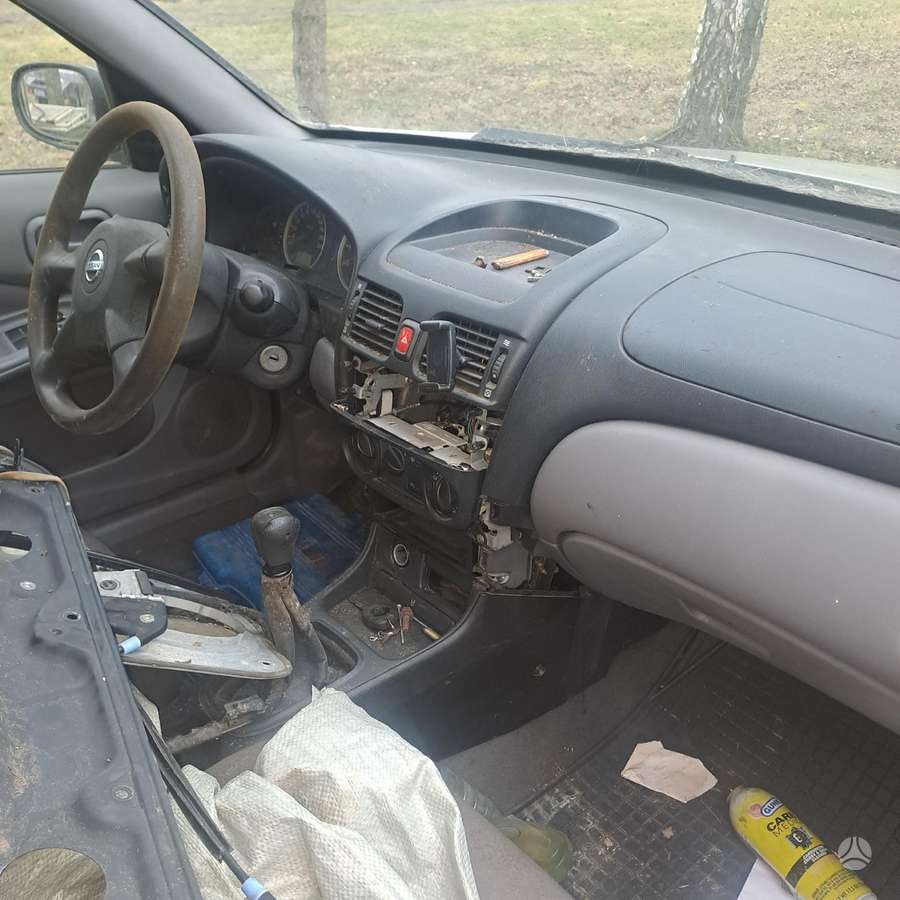 Nissan Almera engine