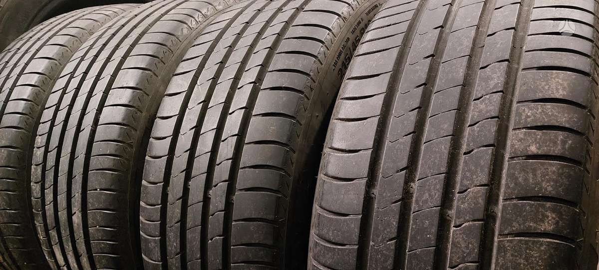 Kumho Ecsta, summer 215/45 R16