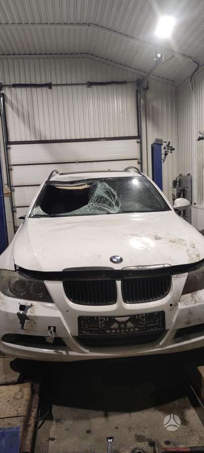 BMW 330