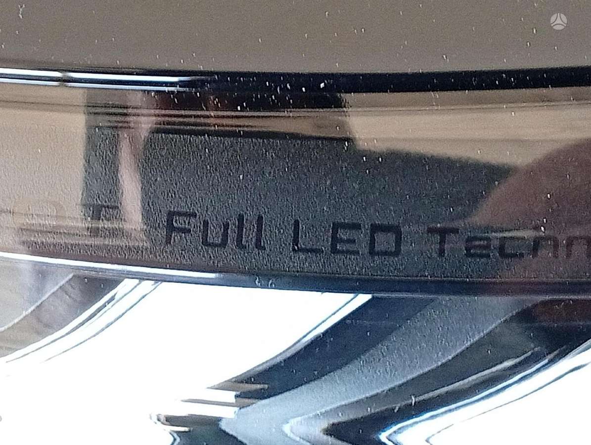 Peugeot 208 bumpers, lights