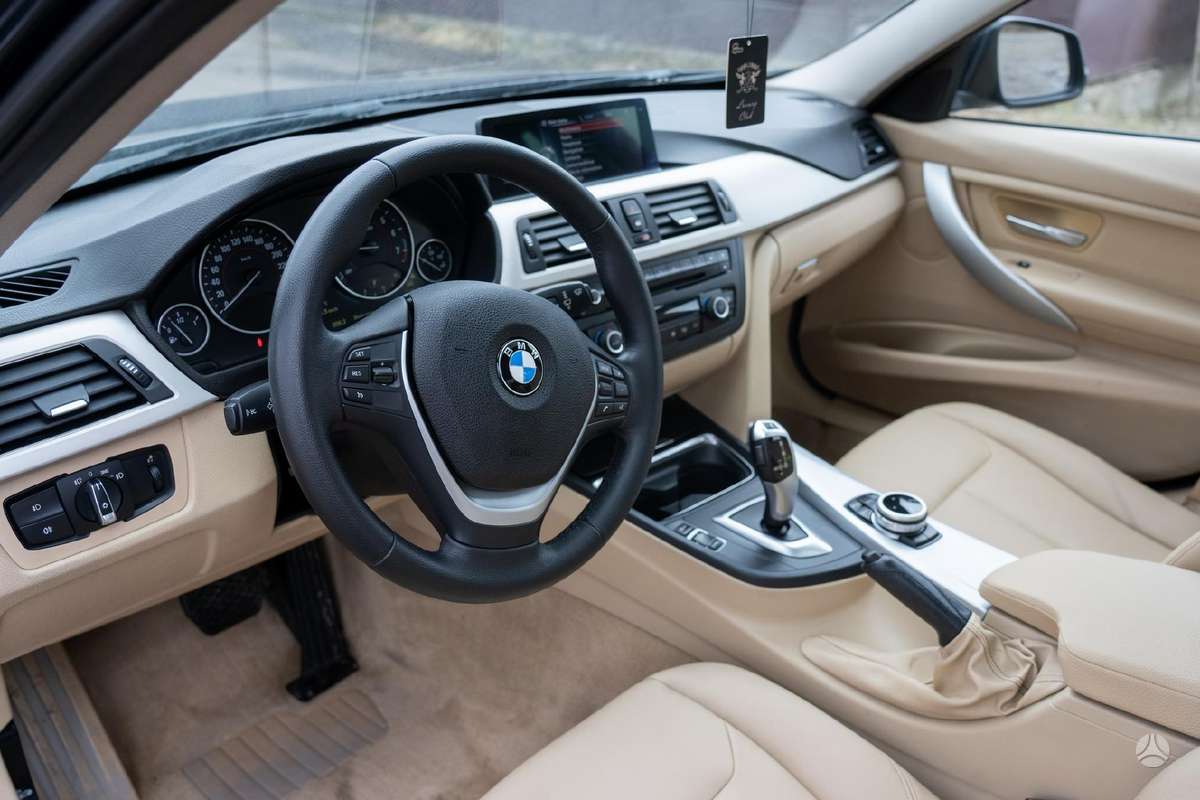 BMW 320, 2.0 l., Седан