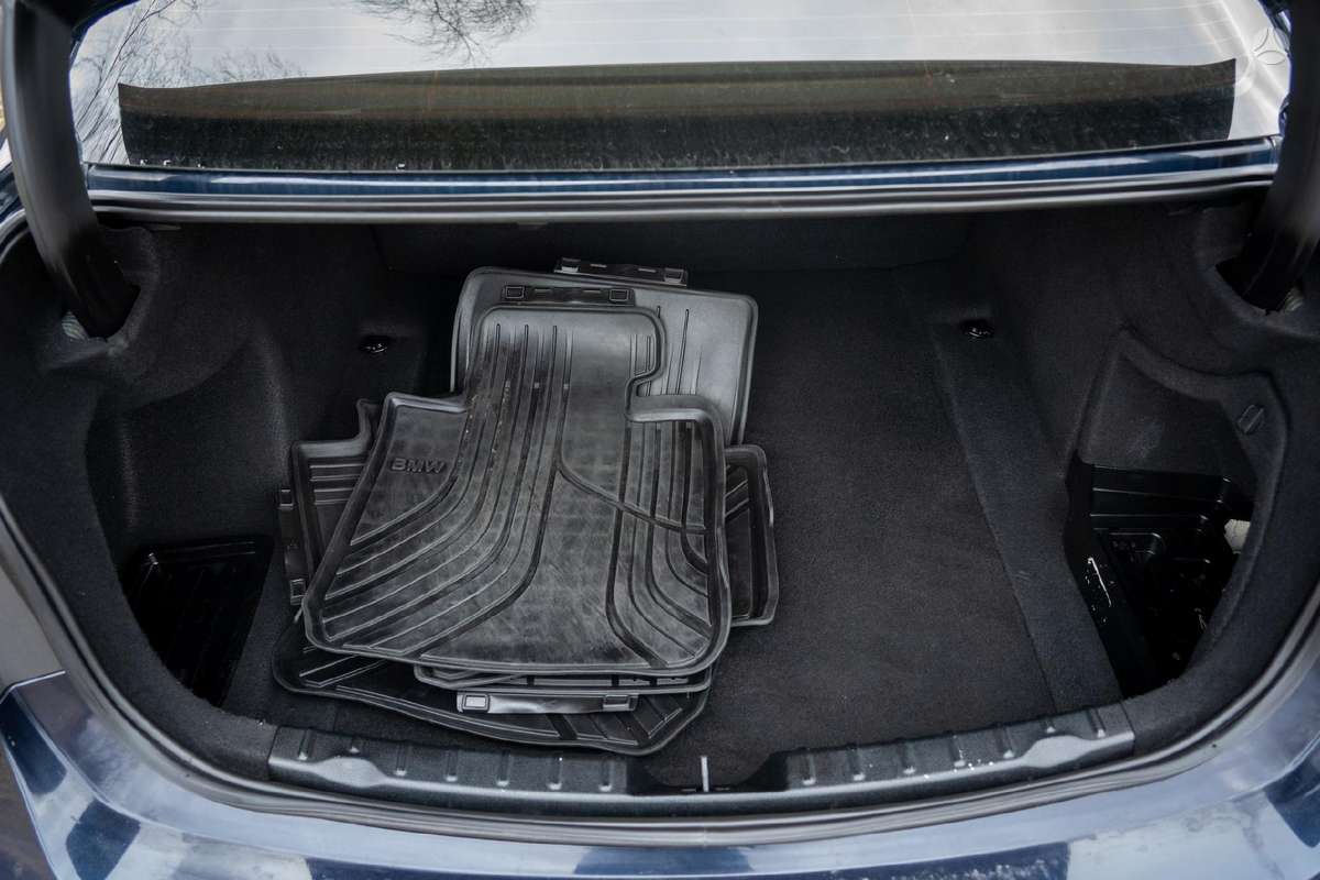 BMW 320, 2.0 l., Седан