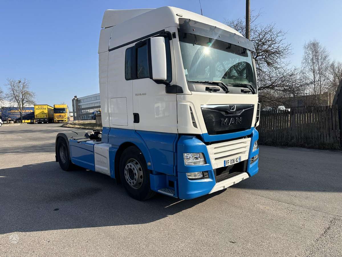 MAN TGX 18.460, single sleeper