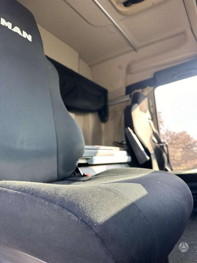MAN TGX 18.460, single sleeper