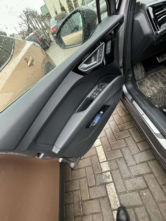 Audi Q3 обивка дверей, сиденья