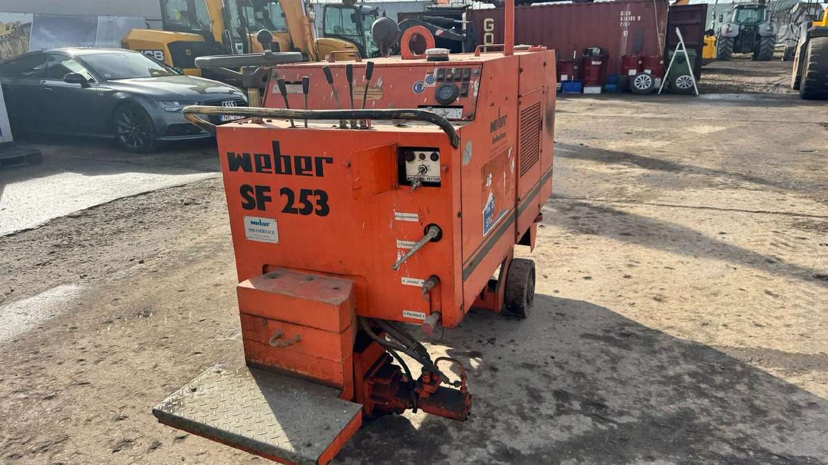 Weber SF253, paving machinery