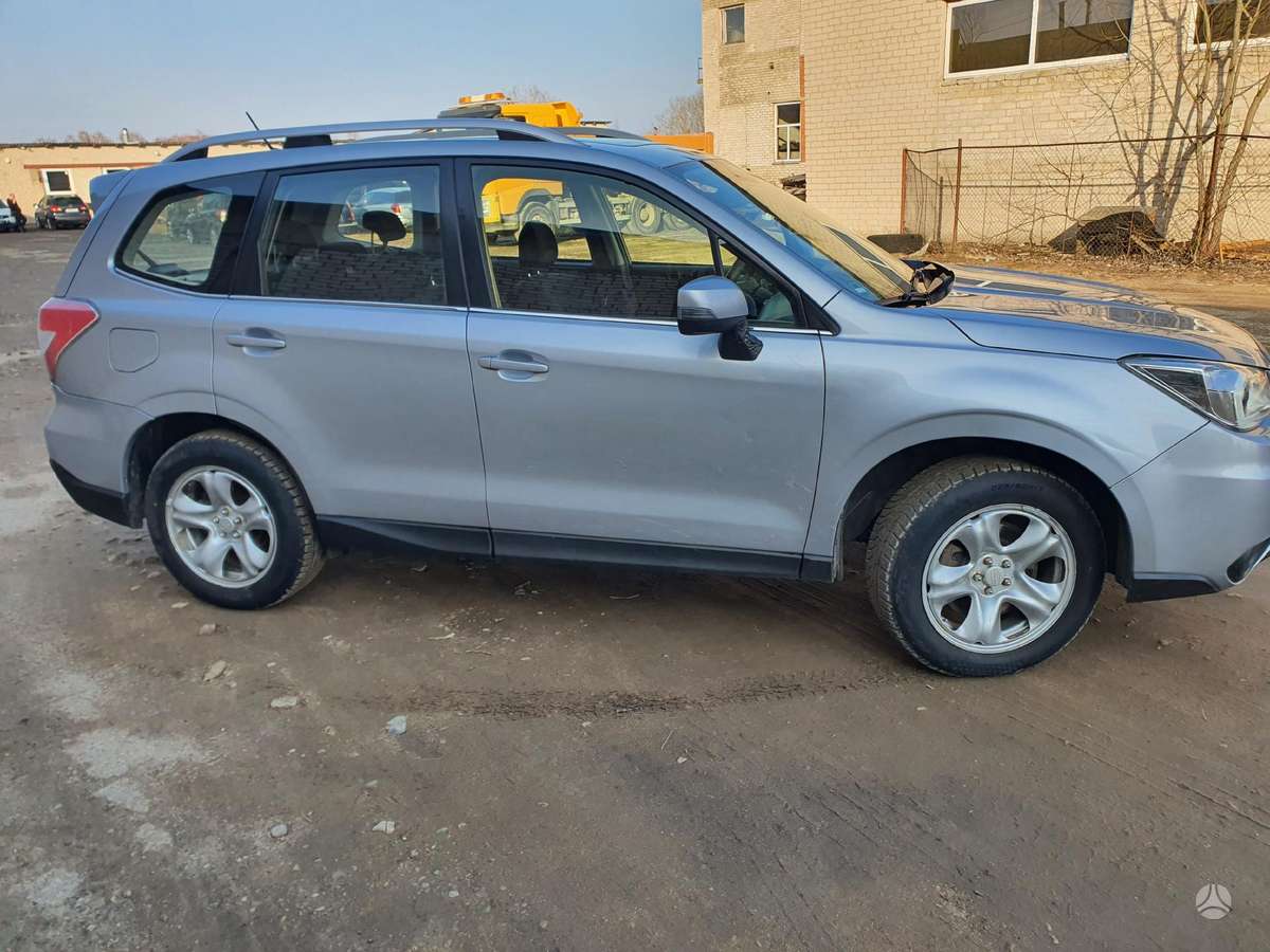 Subaru Forester по частям