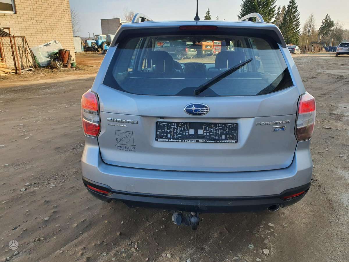 Subaru Forester dalimis