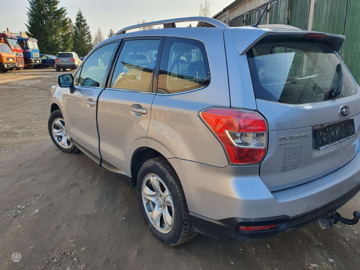 Subaru Forester dalimis