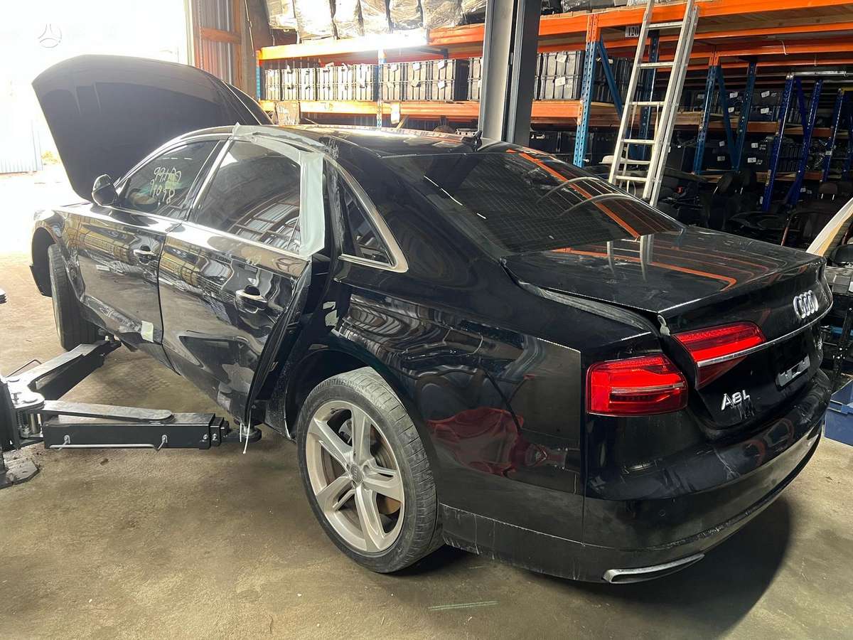 Audi A8 L