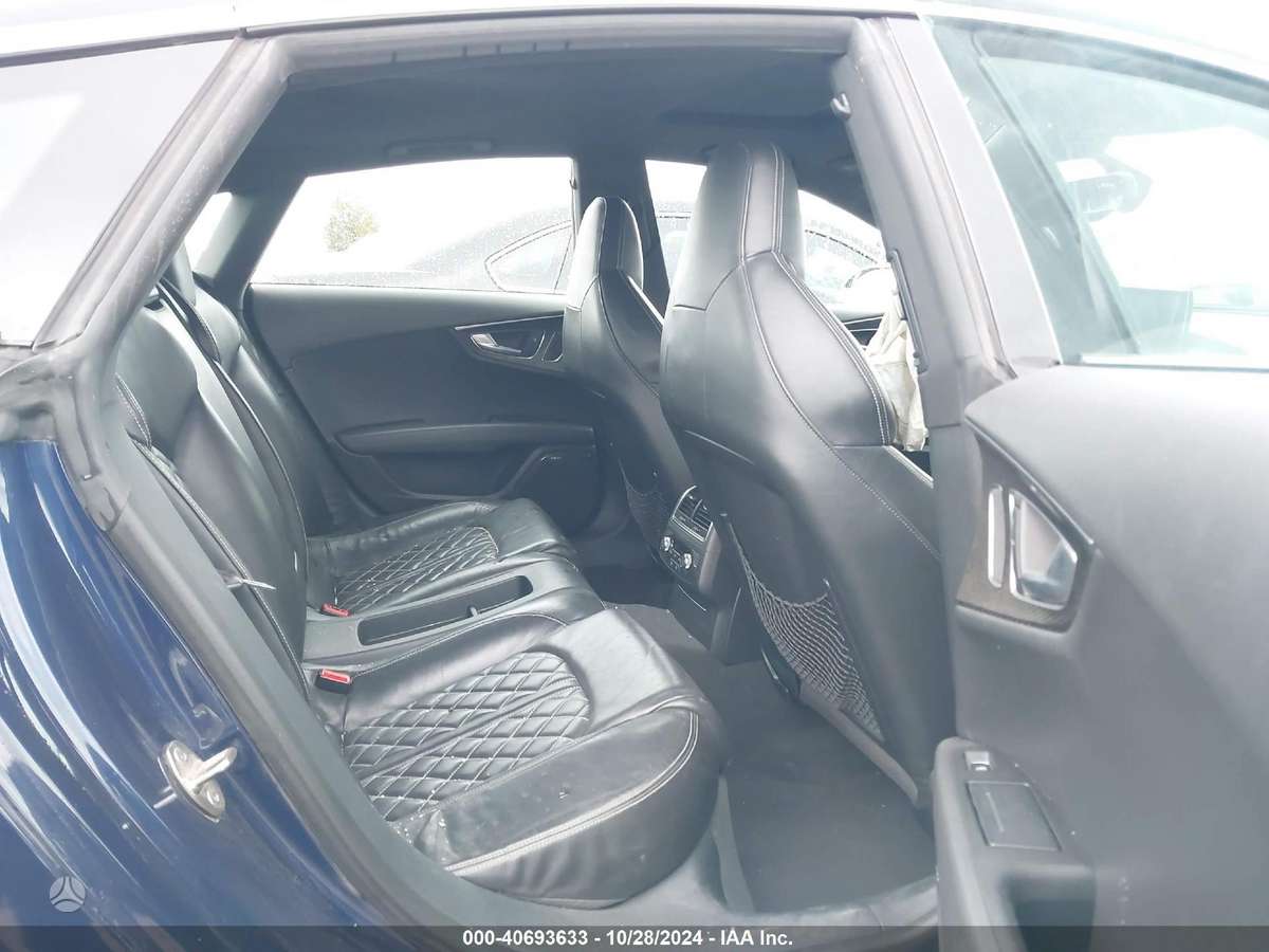 Audi S7 dalimis. S7 usa dalimis