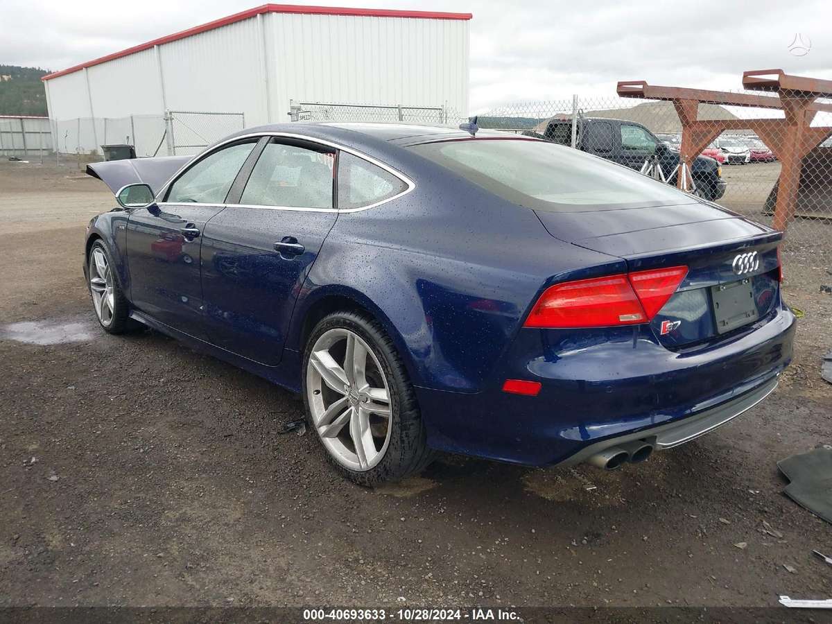 Audi S7 по частям. S7 usa dalimis