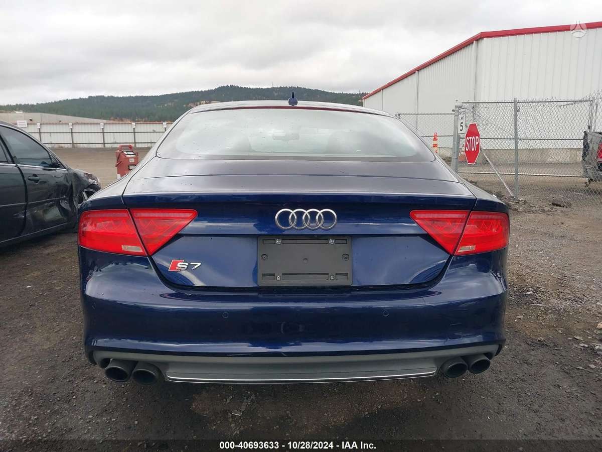 Audi S7 по частям. S7 usa dalimis